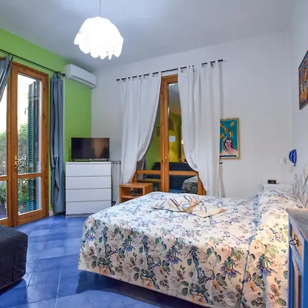 Stunning In With Wifi Apartament